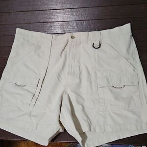 Columbia Men's Cream Cargo Shorts